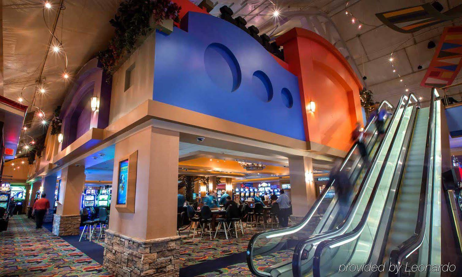 Apache Casino Hotel Лоутън Екстериор снимка