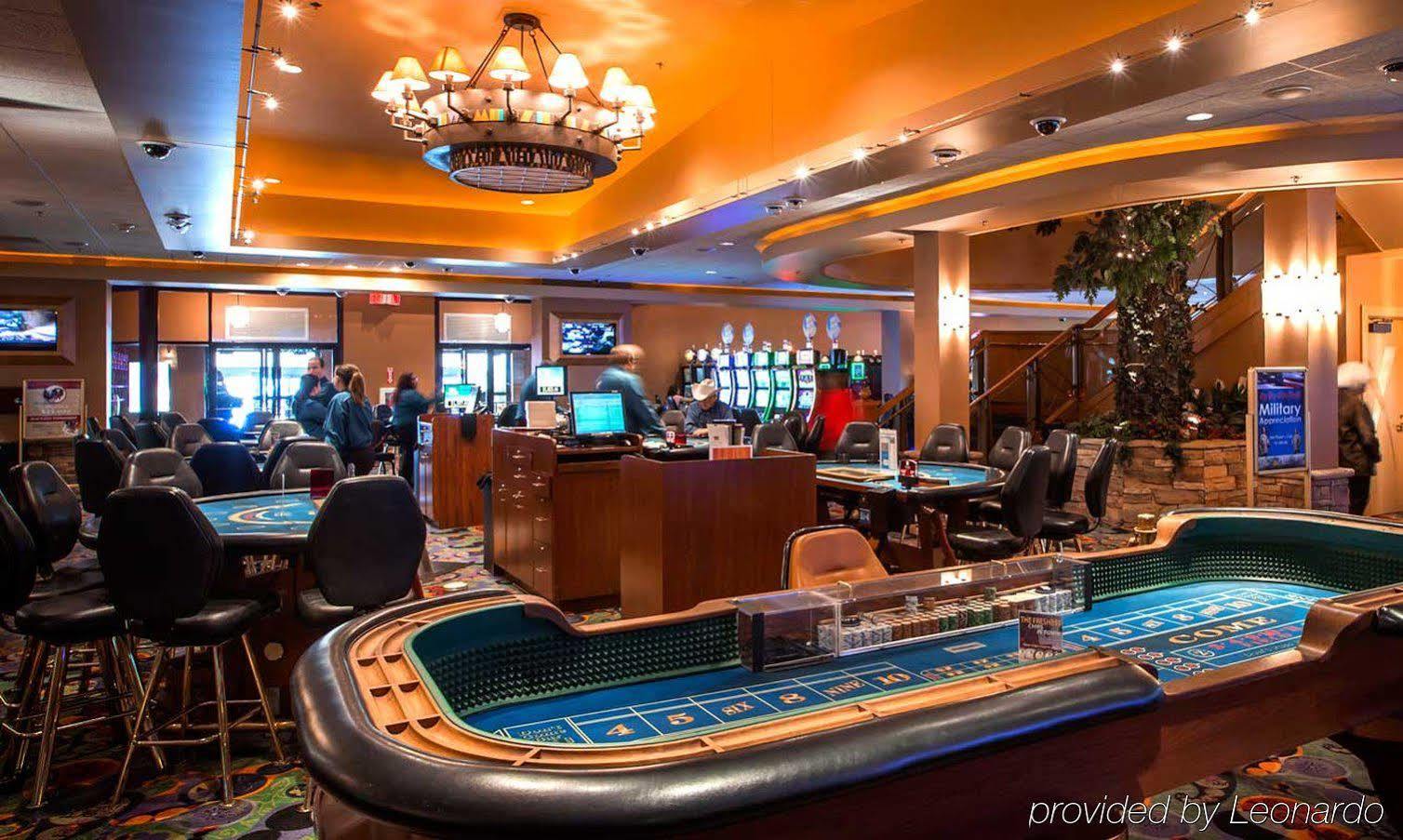 Apache Casino Hotel Лоутън Екстериор снимка