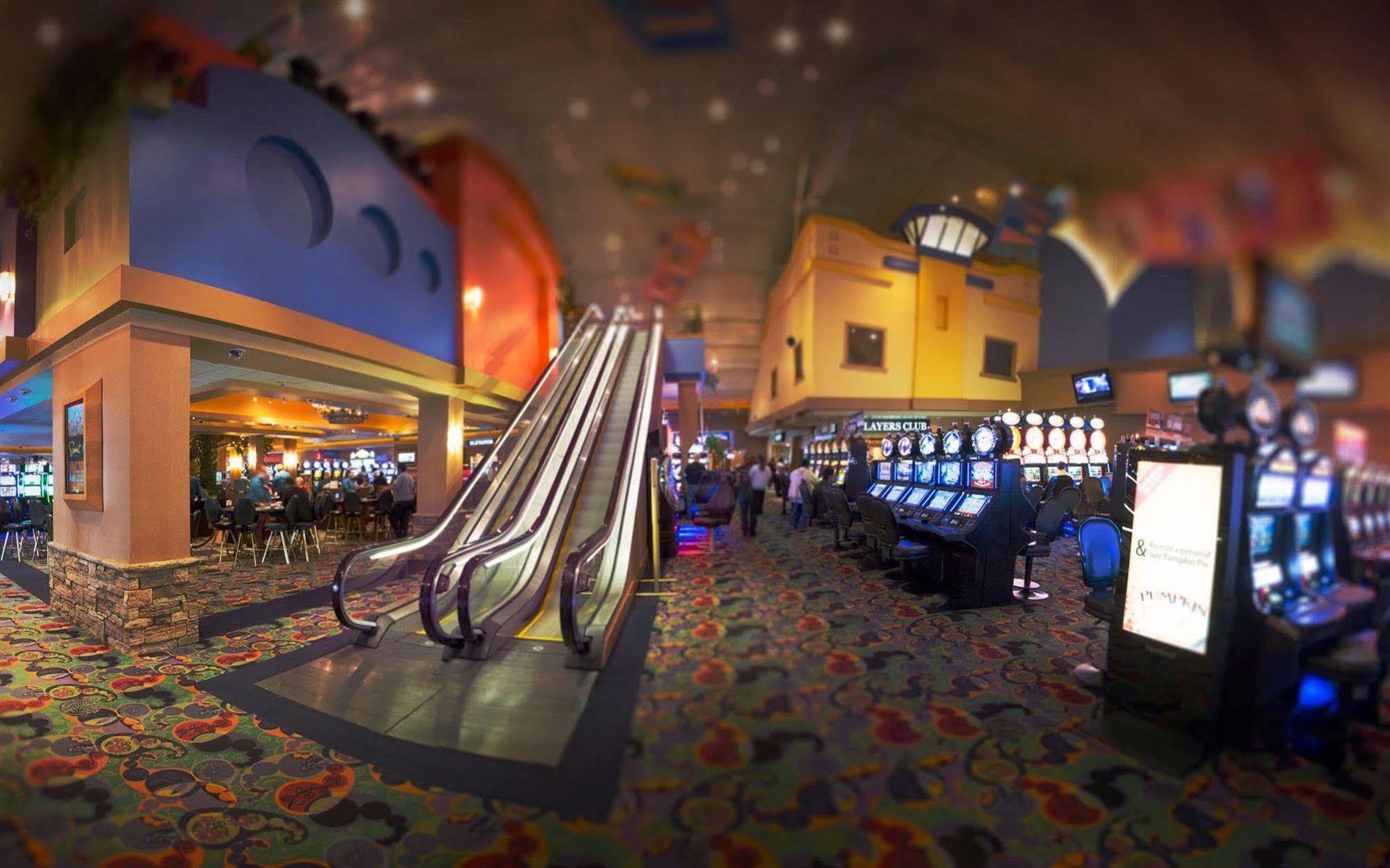 Apache Casino Hotel Лоутън Екстериор снимка
