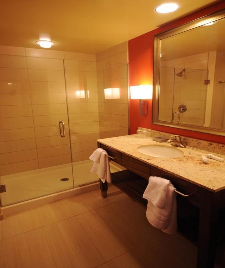 Apache Casino Hotel Лоутън Екстериор снимка